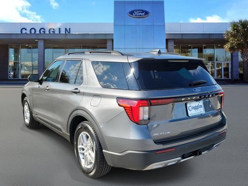 New 2026 Ford Explorer Active w/ Active Comfort Package image 2
