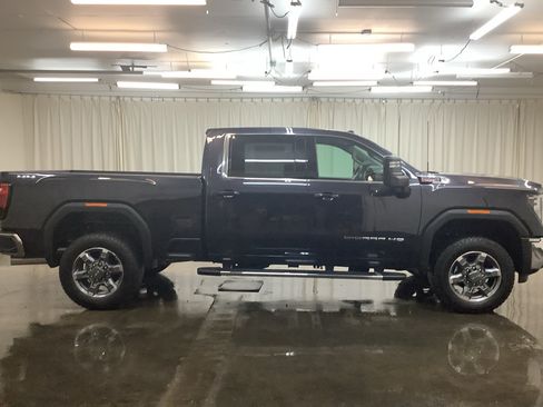New 2026 GMC Sierra 2500 SLE AWD/4WD image 4