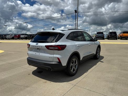 Certified 2025 Ford Escape ST-Line AWD/4WD image 5