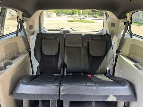 Used 2019 Dodge Grand Caravan SXT FWD image 22