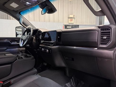 Used 2024 GMC Sierra 2500 SLE AWD/4WD image 18