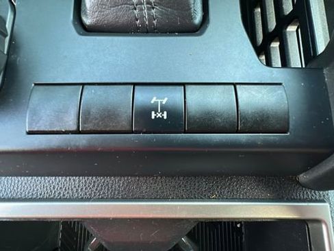 Used 2024 Toyota Tacoma TRD Off-Road AWD/4WD image 17