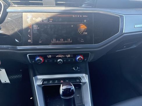 Used 2023 Audi Q3 2.0T Premium w/ 19" Wheel Package AWD/4WD image 6