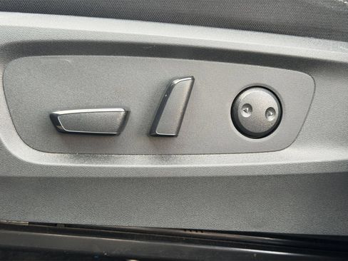 Used 2025 Nissan Pathfinder SV FWD image 22