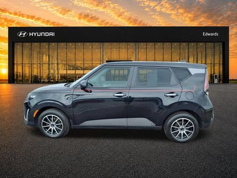 Used 2024 Kia Soul LX FWD image 11