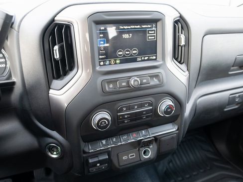 Used 2024 Chevrolet Silverado 3500 W/T image 3