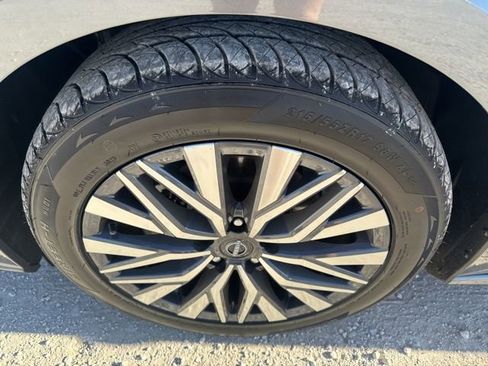 Used 2024 Nissan Altima 2.5 SV image 24