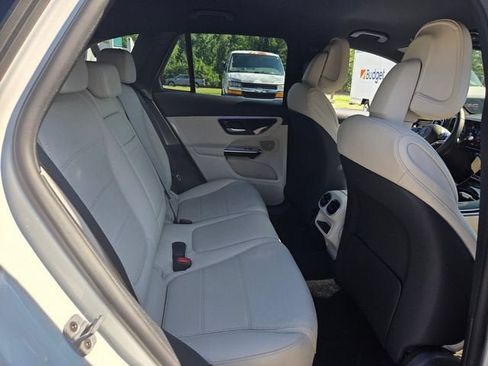 Used 2025 Mercedes-Benz GLC 300 image 14