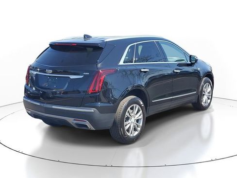 Certified 2022 Cadillac XT5 Premium Luxury w/ LPO, Floor Liner Package AWD/4WD image 4