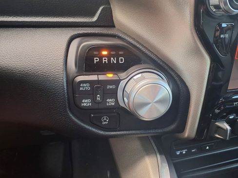 Used 2019 RAM 1500 Laramie AWD/4WD image 23