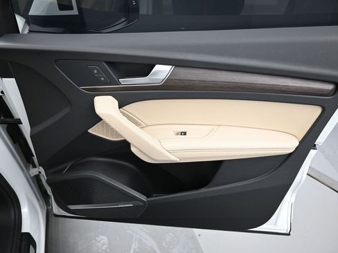 Used 2022 Audi Q5 2.0T Prestige w/ Prestige Package image 39