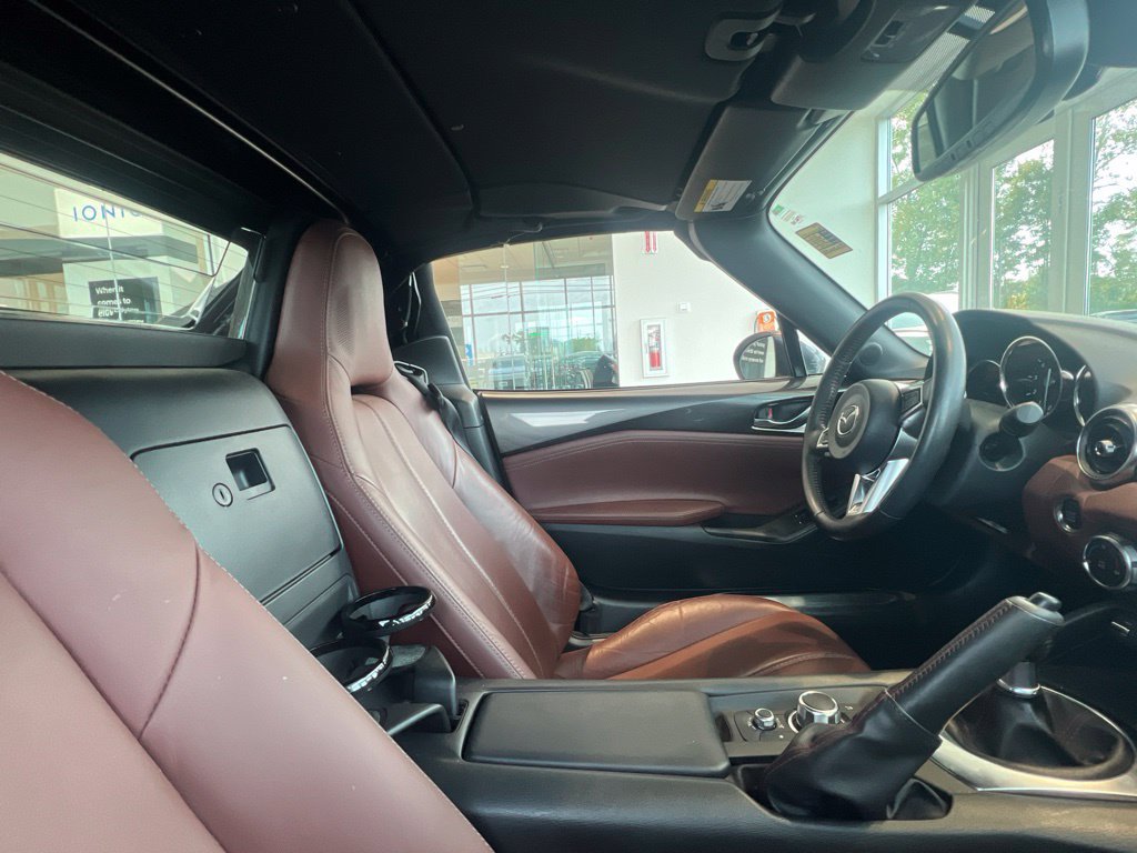 Used 2019 MAZDA MX-5 Miata RF Grand Touring RWD image 7