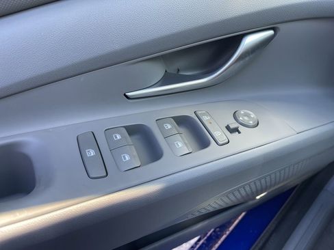 Used 2025 Hyundai Elantra Sport FWD image 26