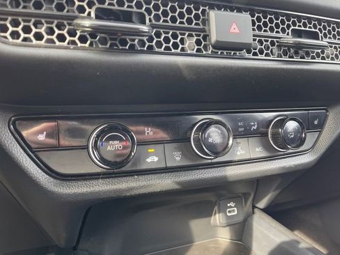 Certified 2025 Honda HR-V Sport image 27