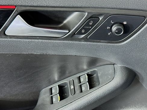 Used 2017 Volkswagen Jetta GLI image 23