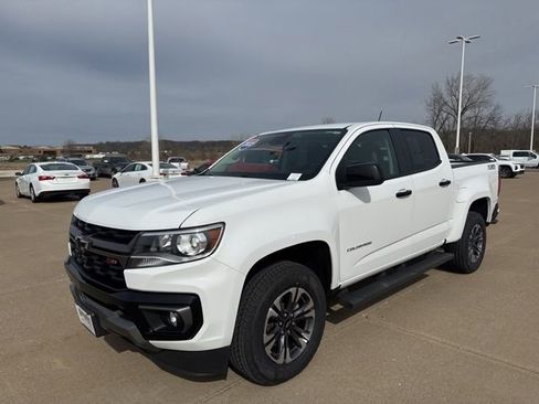 Used 2022 Chevrolet Colorado Z71 w/ Safety Package image 9