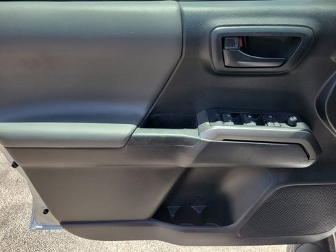 Used 2022 Toyota Tacoma SR5 w/ Technology Package RWD image 20