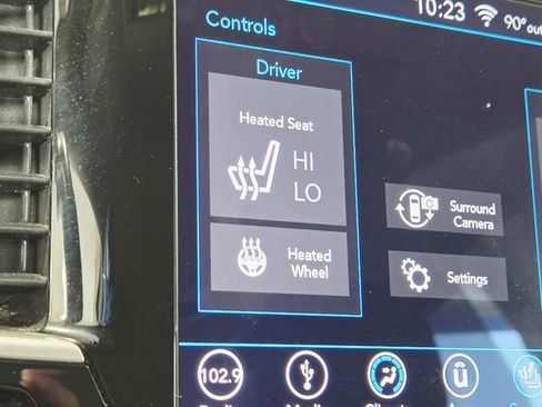 Used 2019 Chrysler Pacifica Touring Plus w/ Advanced Safetytec Group FWD image 26