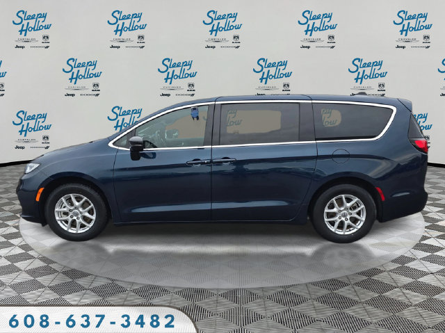 Used 2025 Chrysler Pacifica Select FWD image 8
