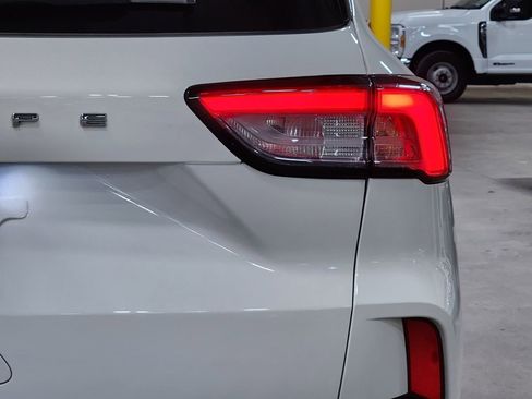 Used 2022 Ford Escape SE w/ SE Sport Appearance Package image 22