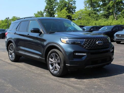 Used 2023 Ford Explorer XLT w/ Equipment Group 202A AWD/4WD image 1
