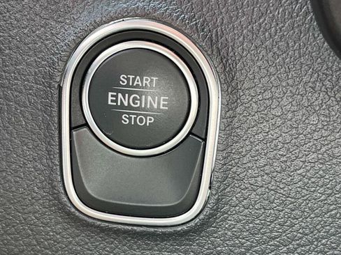 Used 2024 Mercedes-Benz Sprinter 2500 image 34