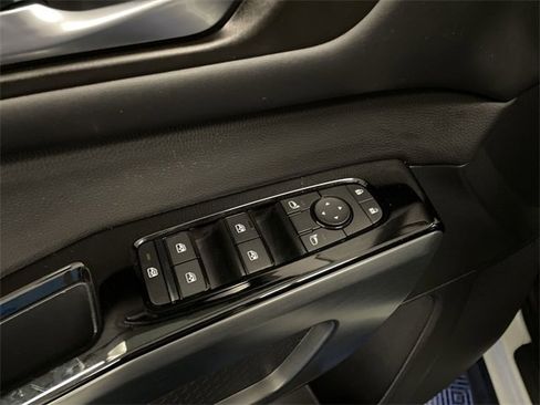 Used 2024 Nissan Pathfinder SL w/ Black Appearance Package image 13