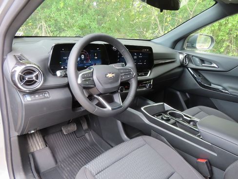 New 2026 Chevrolet Equinox LT w/ LPO, Floor Liner Package image 20