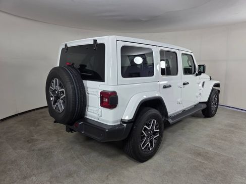 Used 2024 Jeep Wrangler Unlimited Sahara w/ Technology Group AWD/4WD image 4