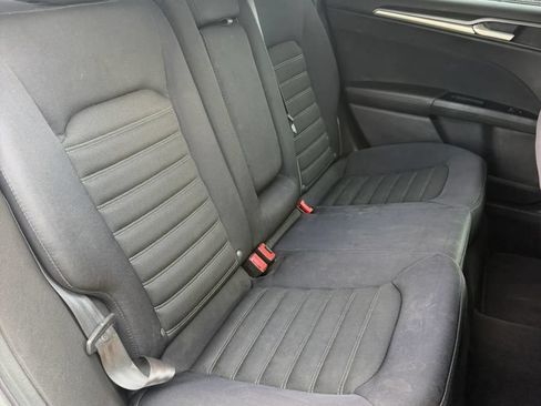 Used 2014 Ford Fusion SE FWD image 22