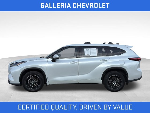 Used 2022 Toyota Highlander L AWD/4WD image 4