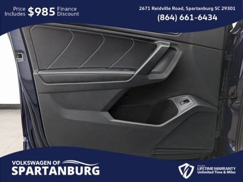 Used 2024 Volkswagen Tiguan SEL R-Line image 9