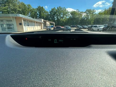 Used 2009 Toyota Prius w/ Pkg 2 FWD image 16