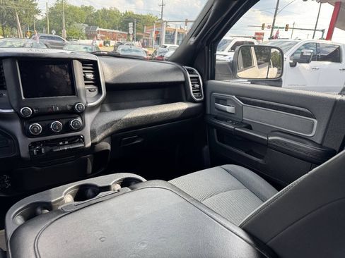 Used 2022 RAM 3500 Big Horn AWD/4WD image 15