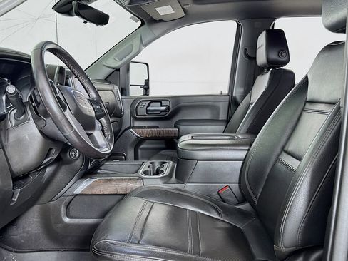 Used 2022 GMC Sierra 3500 Denali w/ Denali Black Diamond Edition AWD/4WD image 9
