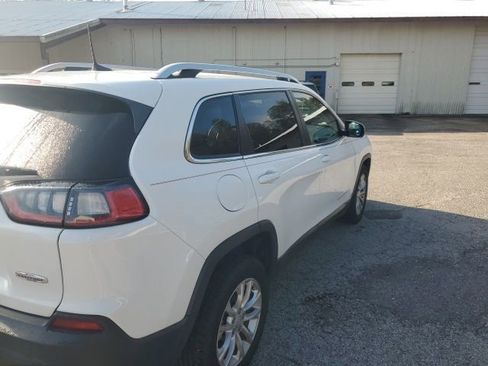 Used 2019 Jeep Cherokee Latitude w/ Popular Appearance Group image 4