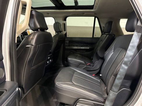 Used 2018 Ford Expedition Platinum image 38
