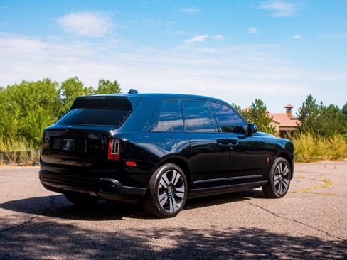 Used 2022 Rolls-Royce Cullinan w/ Dynamic Package image 7