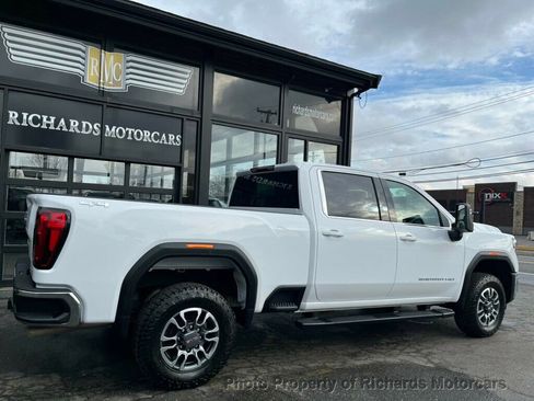 Used 2024 GMC Sierra 2500 SLE w/ SLE Value Package; image 2
