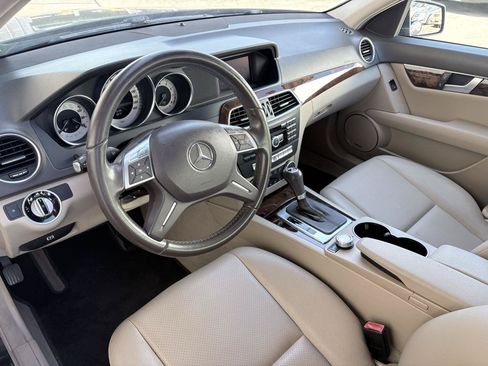 Used 2013 Mercedes-Benz C 250 Sedan image 2