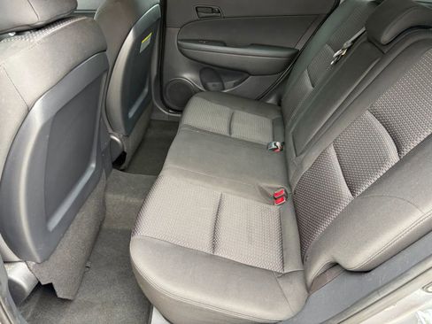 Used 2012 Hyundai Elantra GLS image 15