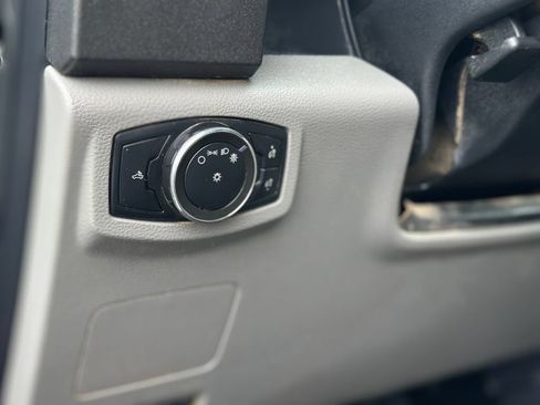 Used 2018 Ford F250 XL w/ Power Equipment Group AWD/4WD image 18