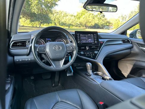 Used 2024 Toyota Camry SE image 12