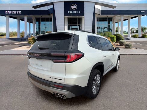 Used 2024 GMC Acadia Elevation w/ Luxury Package FWD image 3