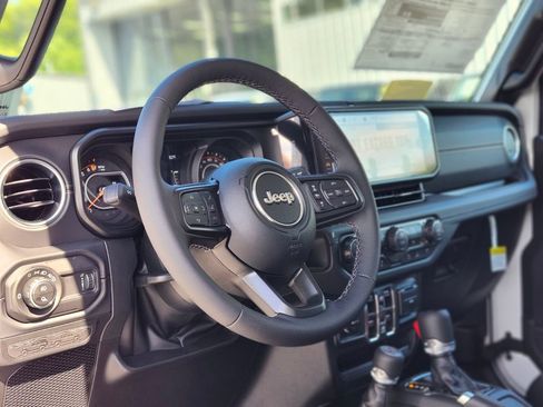 New 2026 Jeep Gladiator Sport AWD/4WD image 18
