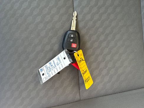 Used 2020 Toyota Tacoma SR5 image 29