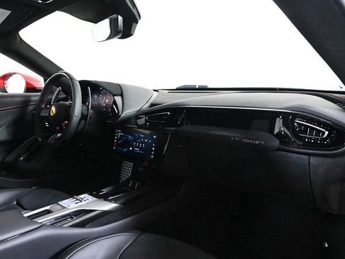 Certified 2025 Ferrari 12Cilindri image 17