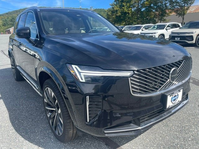 New 2026 Volvo XC90 T8 Plus w/ Protection Package Premier AWD/4WD image 4