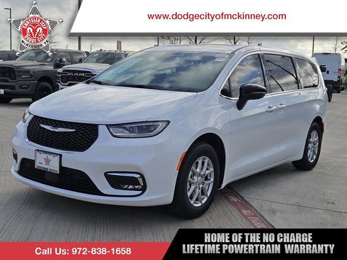 New 2026 Chrysler Pacifica Select image 1