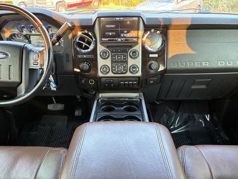 Used 2015 Ford F250 Platinum w/ FX4 Off-Road Package image 15